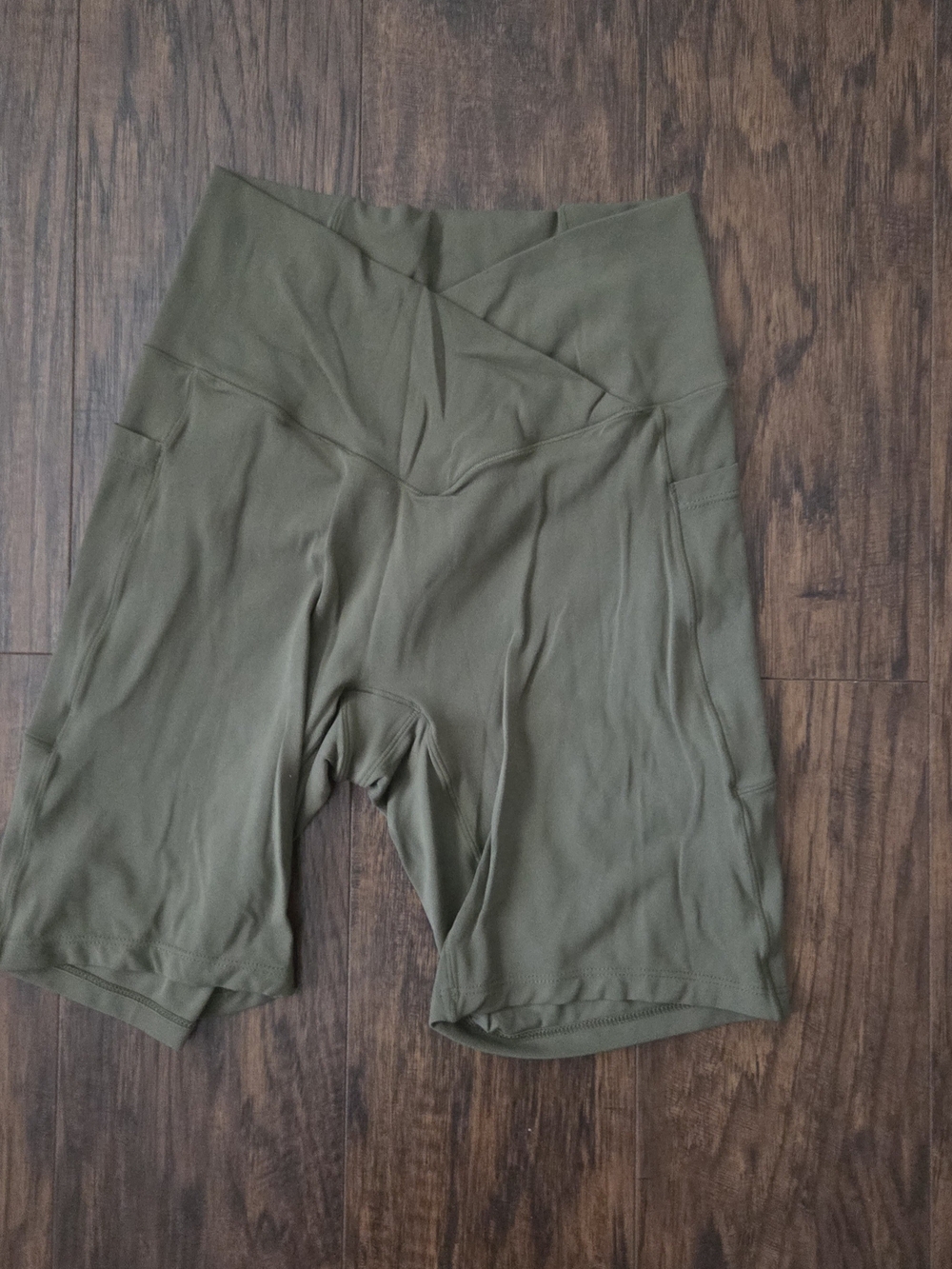 Halara Softlyzero Shorts - Picture 2 of 4